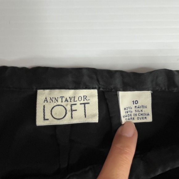 Ann Taylor LOFT Womens Silk Rayon Black Flare Velvet Pants Zip Trousers Sz 10 - Picture 2 of 9